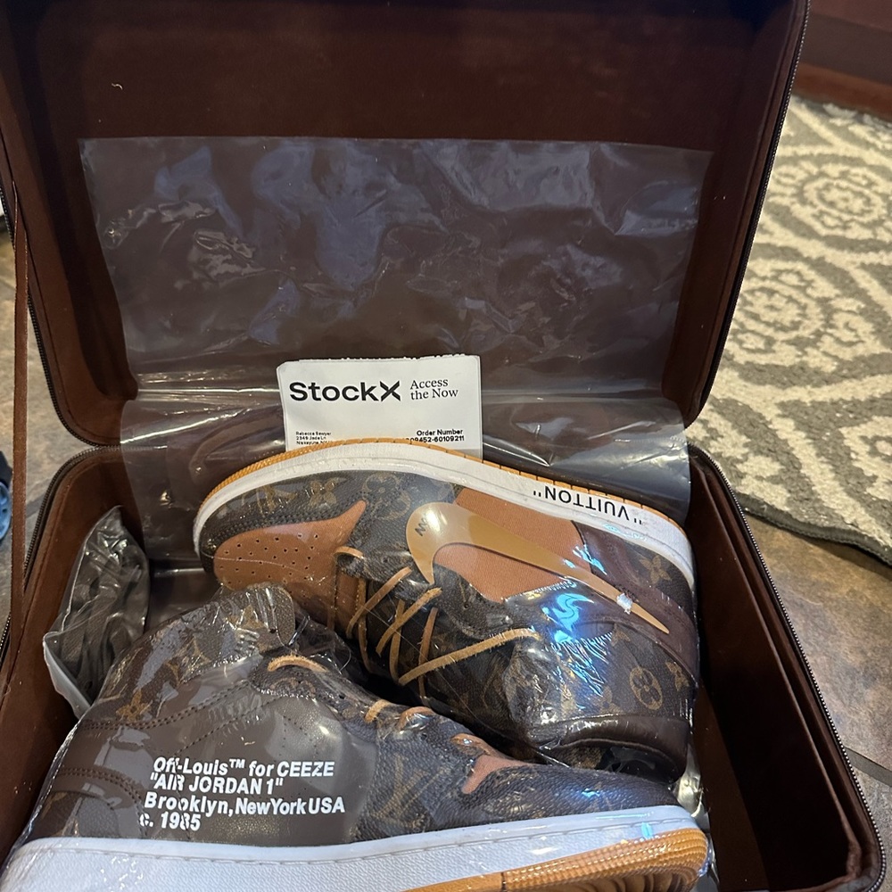 LOUIS VUITTON/NIKE COLLECTION